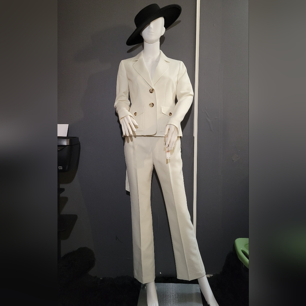 Le Suit,  Ivory Women's Belted Pant Suit Set, Size Petite Small